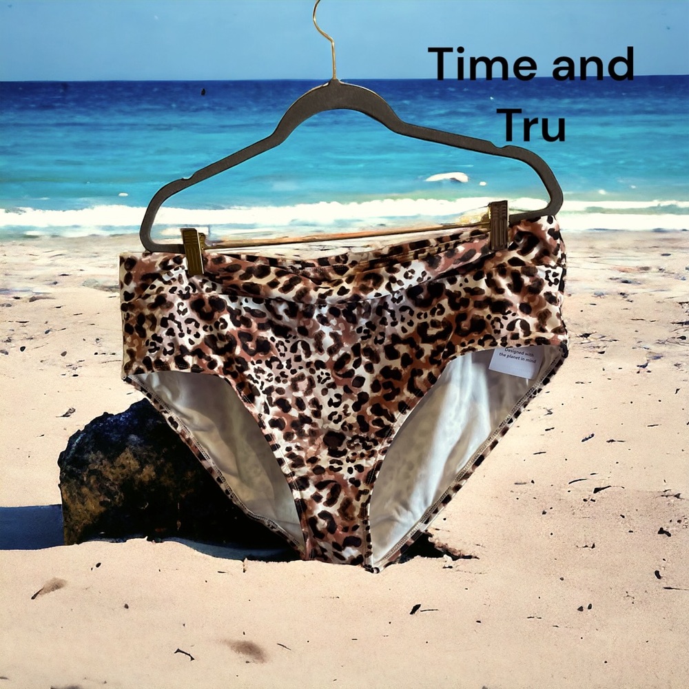Time and Tru animal print bikini bottom NWT liner attached